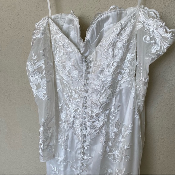 HOUSE OF CB size M D-DD 'Isabelle' White Lace Long Sleeve Bridal Gown NWOT - Picture 16 of 17